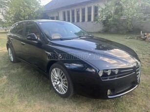 ALFA ROMEO 159 SW 2.0 JTDm 16V Distinctive megkímélt. rengeteg extra. rozsda mentes