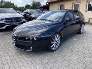 ALFA ROMEO 159 SW 2.0 JTDm 16V Distinctive ti /Bőr/Ülésfűtés/Xenon/Tempomat/Elöl-hátulRadar/19coll