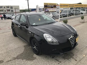 ALFA ROMEO GIULIETTA 1.4 TB Distinctive Végig Sz.könyv! S-mentes! Panoráma tető!