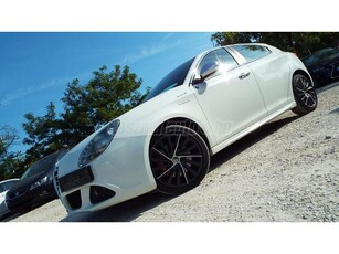 ALFA ROMEO GIULIETTA 1.4 TB MultiAir Distinctive TCT VezSzkönyvDigitTempoXenonFélbőrF1-váltóTolradStartStop1tul