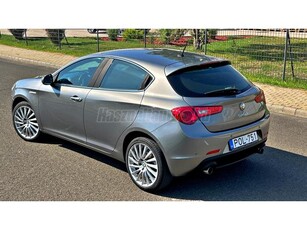 ALFA ROMEO GIULIETTA 2.0 JTDM-2 Distinctive GYÖNYÖRŰ KARCMENTES ÁLLAPOT. HA VALÓBAN JÓT SZERETNÉL