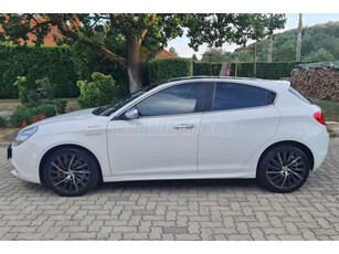 ALFA ROMEO GIULIETTA 2.0 JTDM-2 Distinctive Qv-line