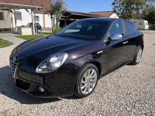 ALFA ROMEO GIULIETTA 2.0 JTDM-2 Distinctive Rozsdamentes- Nero Etna - Facelift-Bőr belső