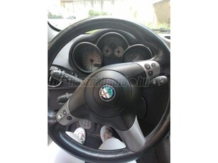 ALFA ROMEO GT 1.9 JTD 16V Blackline