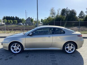 ALFA ROMEO GT 2.0 JTS Distinctive