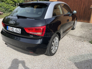 AUDI A1 1.6 TDI DPF Attraction Bicolor