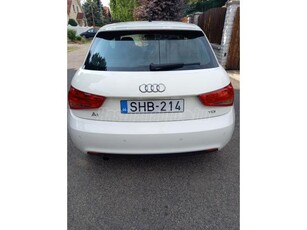 AUDI A1 1.6 TDI DPF Attraction S-tronic 8X