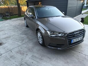 AUDI A3 1.6 TDI Ambition DPF