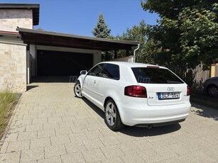 AUDI A3 1.6 TDI Attraction S-tronic S-LINE