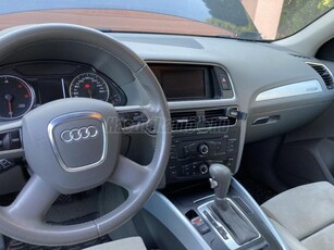 AUDI Q5 2.0 TDI DPF quattro S-tronic EU5