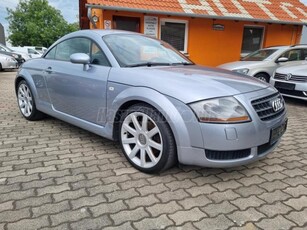 AUDI TT Coupe 1.8 T S-LINE