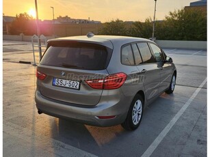 BMW 218d Advantage (7 személyes )