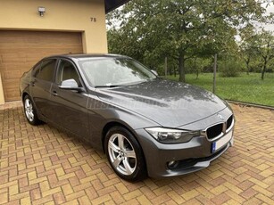 BMW 3-AS SOROZAT 316d F30 sérülésmentes gyári fényezés folyamatosan szervizelve