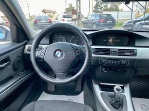 BMW 318d Touring XENON/NAVI/DIGITKLÍMA/KÉZIVÁLTÓ/GYÁRI ALUKERÉK/MULTIKORMÁNY/FED.KOMPUTER STB