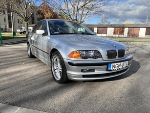 BMW 323i (Automata)