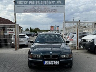 BMW 523i