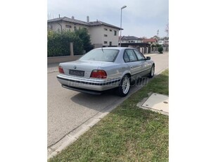 BMW 740i Manuál 6