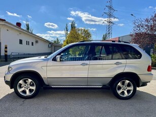 BMW X5 3.0d (Automata) MEGKÍMÉLT GYÁRI ÁLLAPOTBAN-NAVI-CAMERA-FEKETE BŐRBELSŐ-VONÓHOROG