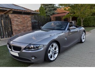 BMW Z4 2.2 HIBÁTLAN. SZALON-ÁLLAPOTÚ. MÁSODIK TULAJDOS. 100% GYÁRI ÁLLAPOTBAN