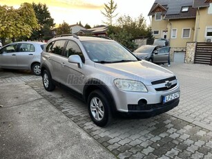 CHEVROLET CAPTIVA 2.4 LS M.o-i.7 SZEMÉLYES KIVITEL.ÖSSZKERÉK.ÚJ GUMIK.VONÓHOROG.SZERVIZKÖNYV!!!