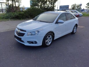 CHEVROLET CRUZE 1.6 LT Plus FRISS MŰSZAKI!!!!TOLATÓRADAR+KAMERA!!!!VEZETETT SZERVIZKÖNYVES!!!!