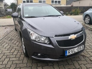 CHEVROLET CRUZE 1.7d LT Plus ALU-TEMPOMAT-DIGITKLIMA-SÉRÜLÉSMENTES