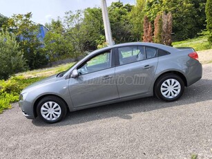 CHEVROLET CRUZE 2.0 D LS Plus 147.000km Garantált.Klíma.Bőrmultikormány.Ködlámpa.Parkradar.ABS.Airbag