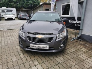 CHEVROLET CRUZE SW 1.4t LT Plus S.MENTES.SZ.KÖNYV:143.300 km!NAVI.KAMERA.PARKRADAR.TEMPOMAT!