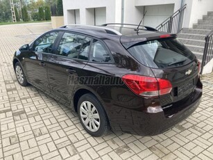 CHEVROLET CRUZE SW 1.6 LS Plus 130000KM SZERVIZKÖNYV GYÖNGYHÁZBARNA