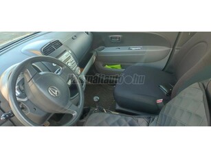 DAIHATSU SIRION 1.0