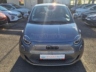 FIAT 500e 42kWh (Automata) ÁFÁS. GYÁRI GARANCIA. SZÍNES NAGY NAVI