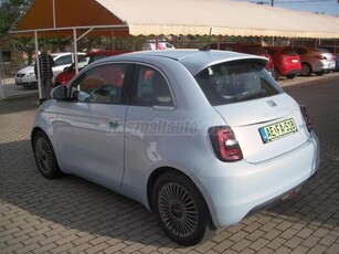 FIAT 500e La Prima 42kWh (Automata) GYÁRI FÉNYEZÉS! ÚJSZERŰ ÁLLAPOT! NAVI! SÁVTARÓ! TEMPOMAT! LED!