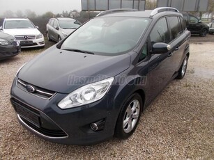 FORD C-MAX Grand2.0 TDCi Champions SZERVIZKÖNYV.ÖNPARKOLÓ.KÉZIVÁLTÓS.DIGIT KLÍMA.TEMPOMAT.HOLTTÉR-FIGYELŐ.2DB GYÁRI