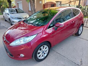 FORD FIESTA 1.25 Titanium MAGENTA