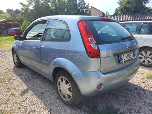 FORD FIESTA 1.3 Color