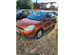 FORD FIESTA 1.3 Comfort keveset futott. Igényes/megkímélt belsővel. Újszerű nyári és téli gumival