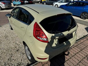 FORD FIESTA 1.4 Ghia 86.000KM!!! Vezetett Szervízkönyv.Vajbelső.Digitklíma.Vonóhorog