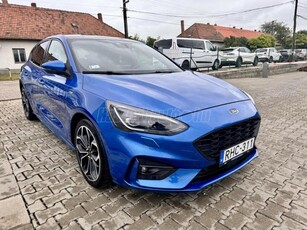 FORD FOCUS 1.5 EcoBoost ST-Line (Automata) M.o-i!Vezetett sz.könyv!