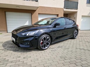 FORD FOCUS 1.5 TDCI ST-Line Black