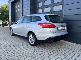 FORD FOCUS 1.5 TDCI Technology SZERVIZKÖNYV / 27 % ÁFÁS / 1.TULAJ / MAGYARORSZÁG-i / TÉLI CSOMAG / TOLATÓRADAR