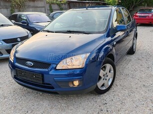 FORD FOCUS 1.6 Ambiente /NAGYON JÓ ÁLLAPOT/ÚJSZERŰ TÉLI ÉS NYÁRI GUMIK/