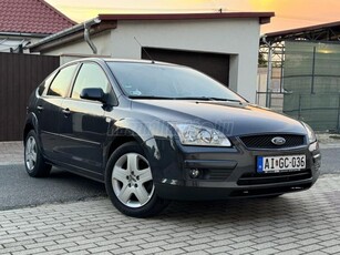 FORD FOCUS 1.6 Ambiente Tempomat / Friss műszaki