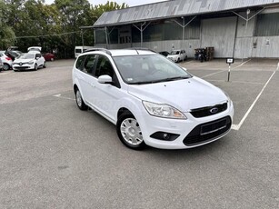 FORD FOCUS 1.6 Ambiente VÉGIG VEZETETT SZERVÍZKÖNYV