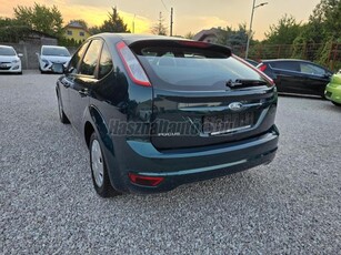 FORD FOCUS 1.6 Fresh JÉGHIDEG KLIMA ÜLÉSFŰTÉS GYÖNYÖRŰ SZÍN SZERVIZKÖNYV FRISS MŰSZAKI VIZSGA