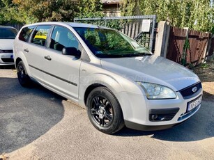 FORD FOCUS 1.6 Ghia 2 ÉV MŰSZAKI