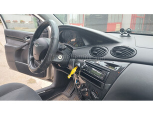 FORD FOCUS 1.6 Ghia