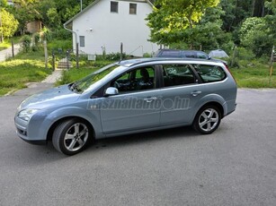 FORD FOCUS 1.6 Ghia