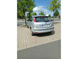 FORD FOCUS 1.6 Ghia