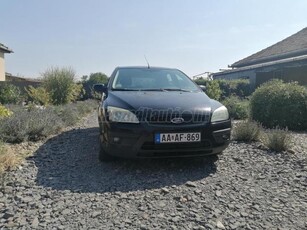 FORD FOCUS 1.6 TDCi Ghia DPF