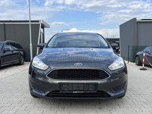 FORD FOCUS 1.6 Ti-VCT Ambiente Gyári fényezés/ Vezetett szervizkönyv/Vonóhorog/Téli+nyári kerákgarnitúra